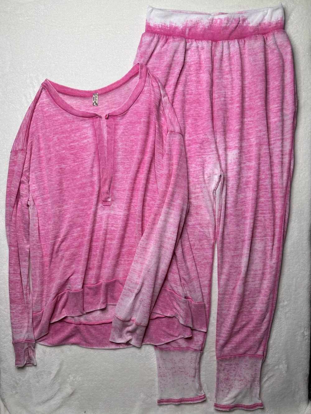 Free People - Lounge Set Two-Piece Pajama Set - Long Sleeve Top & Jogger Pants